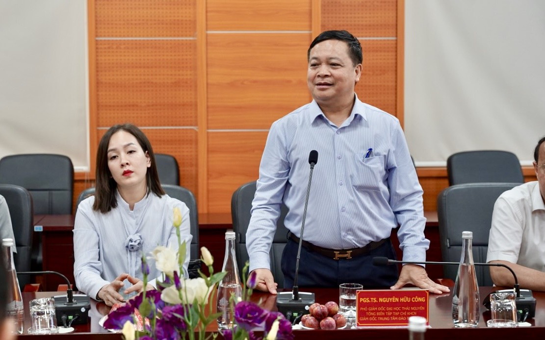 PGS.TS Nguyễn Hữu Công - Phó Giám đốc Đại học Thái Nguyên, Giám đốc TT ĐTTX - ĐHTN phát biểu tại chương trình làm việc