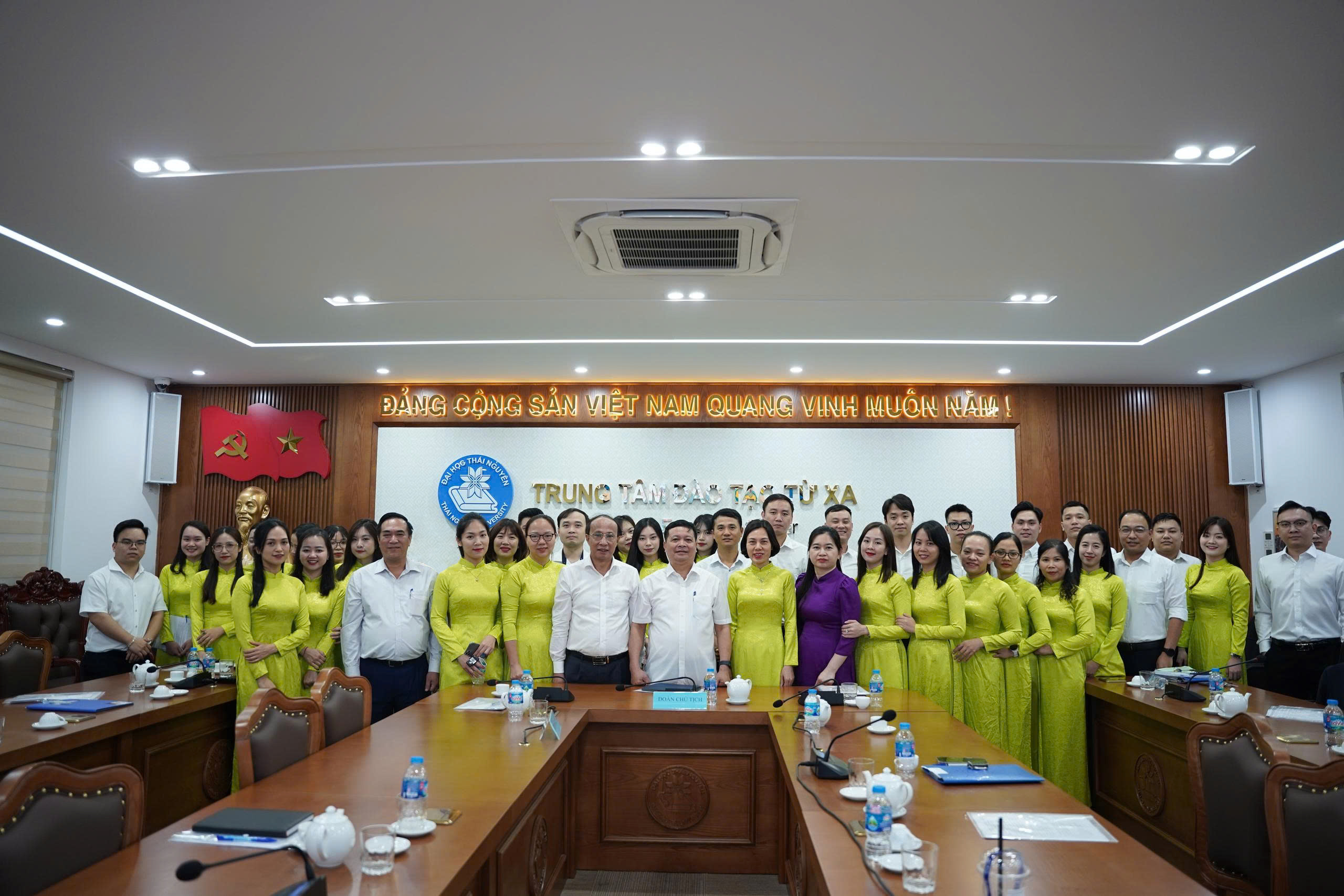 HỘI NGHỊ CÁN BỘ, VIÊN CHỨC VÀ NGƯỜI LAO ĐỘNG NĂM 2024