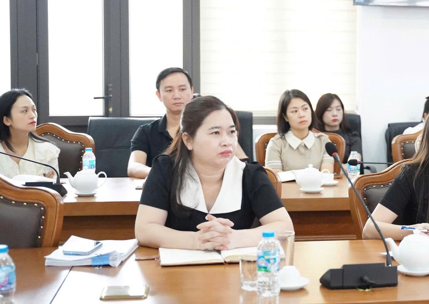 ThS. Dương Thị Kim Thu - Ph&oacute; B&iacute; thư Chi bộ, Ph&oacute; trưởng ph&ograve;ng Chuy&ecirc;n m&ocirc;n Trung t&acirc;m Đ&agrave;o tạo từ xa - Đại học Th&aacute;i Nguy&ecirc;n ph&aacute;t biểu kết luận tại Hội nghị