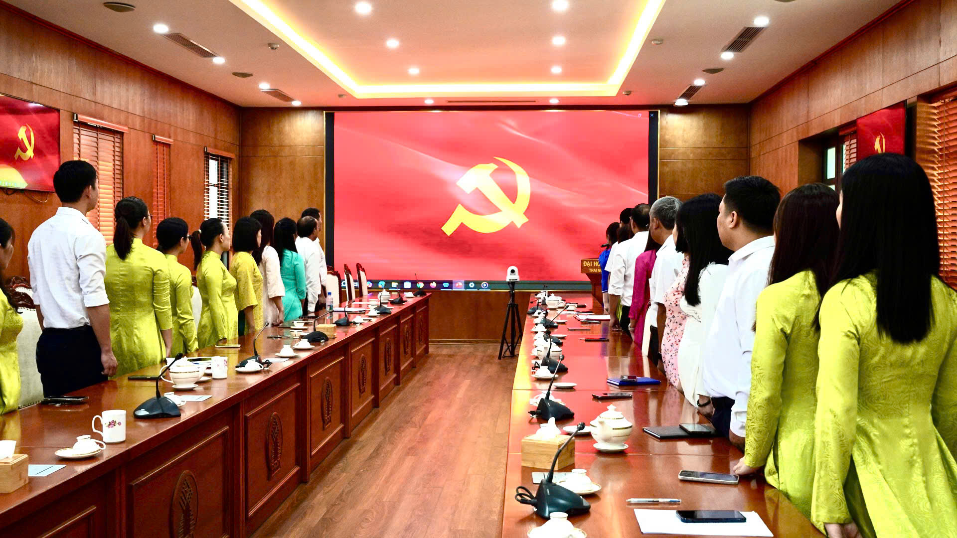 LỄ KẾT NẠP ĐẢNG VIÊN MỚI