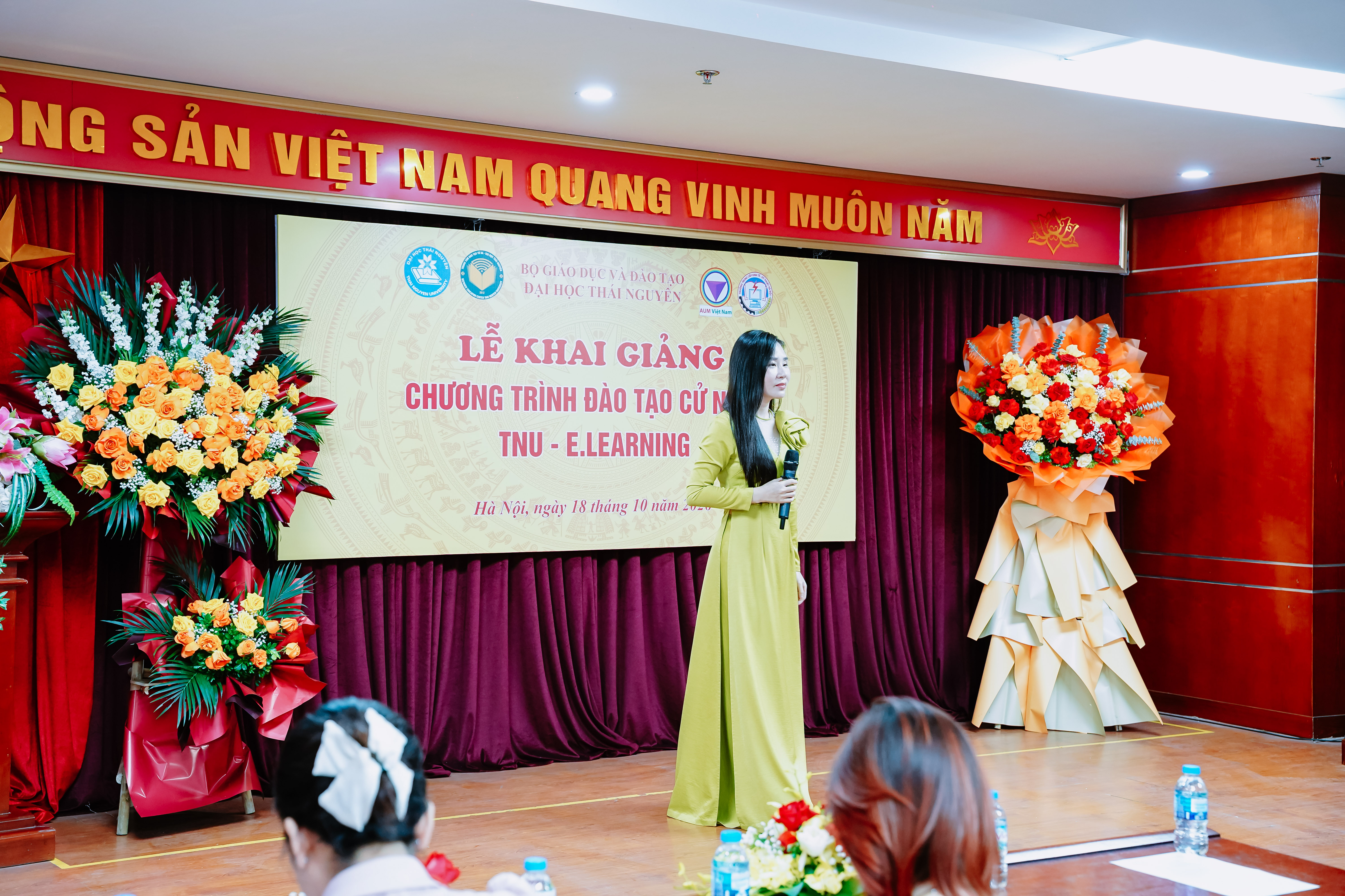 Tiết mục văn nghệ ch&agrave;o mừng
