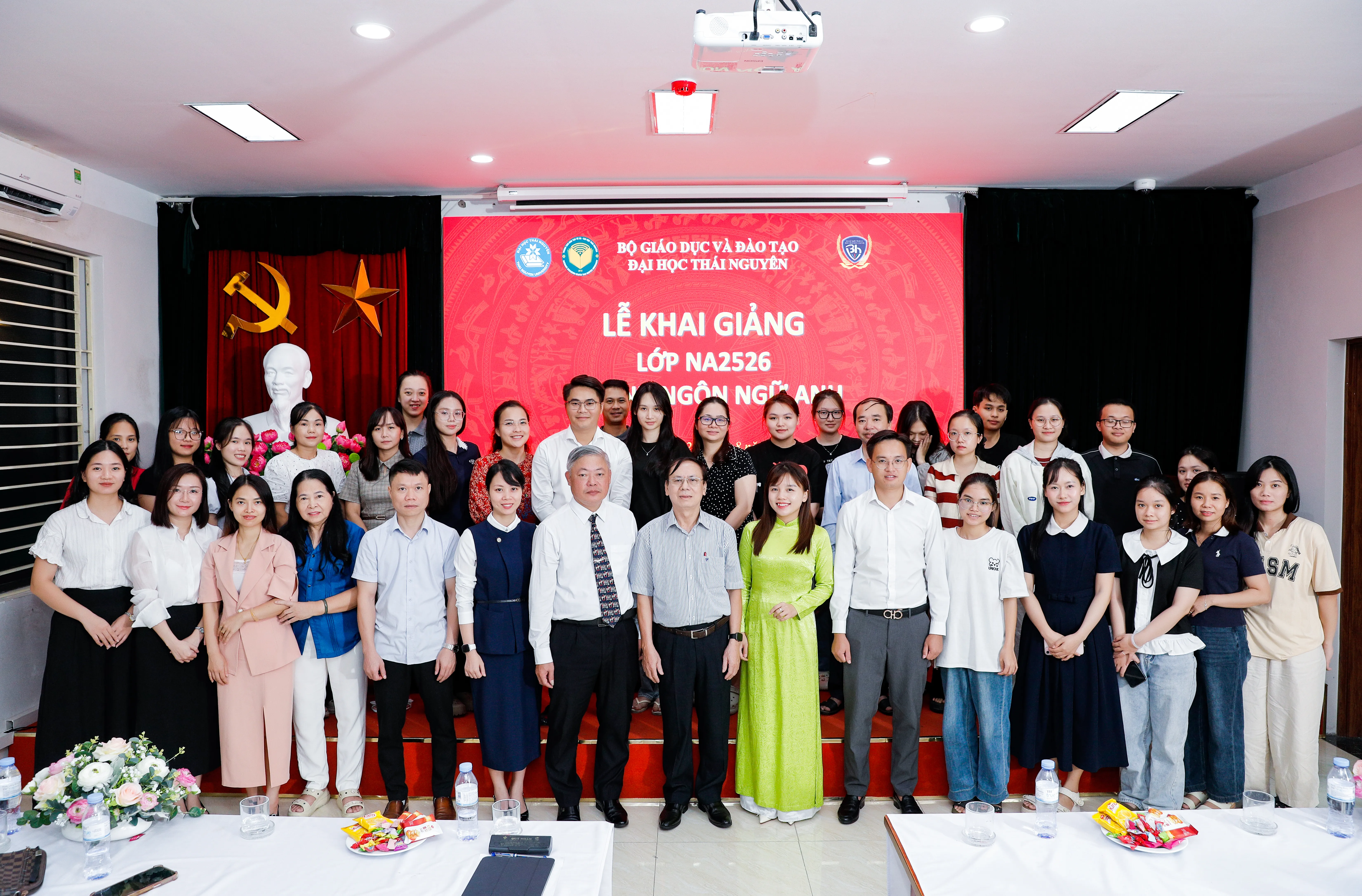 LỄ KHAI GIẢNG LỚP NA2526 NGÀNH NGÔN NGỮ ANH TẠI TRƯỜNG ĐẠI HỌC QUỐC TẾ BẮC HÀ