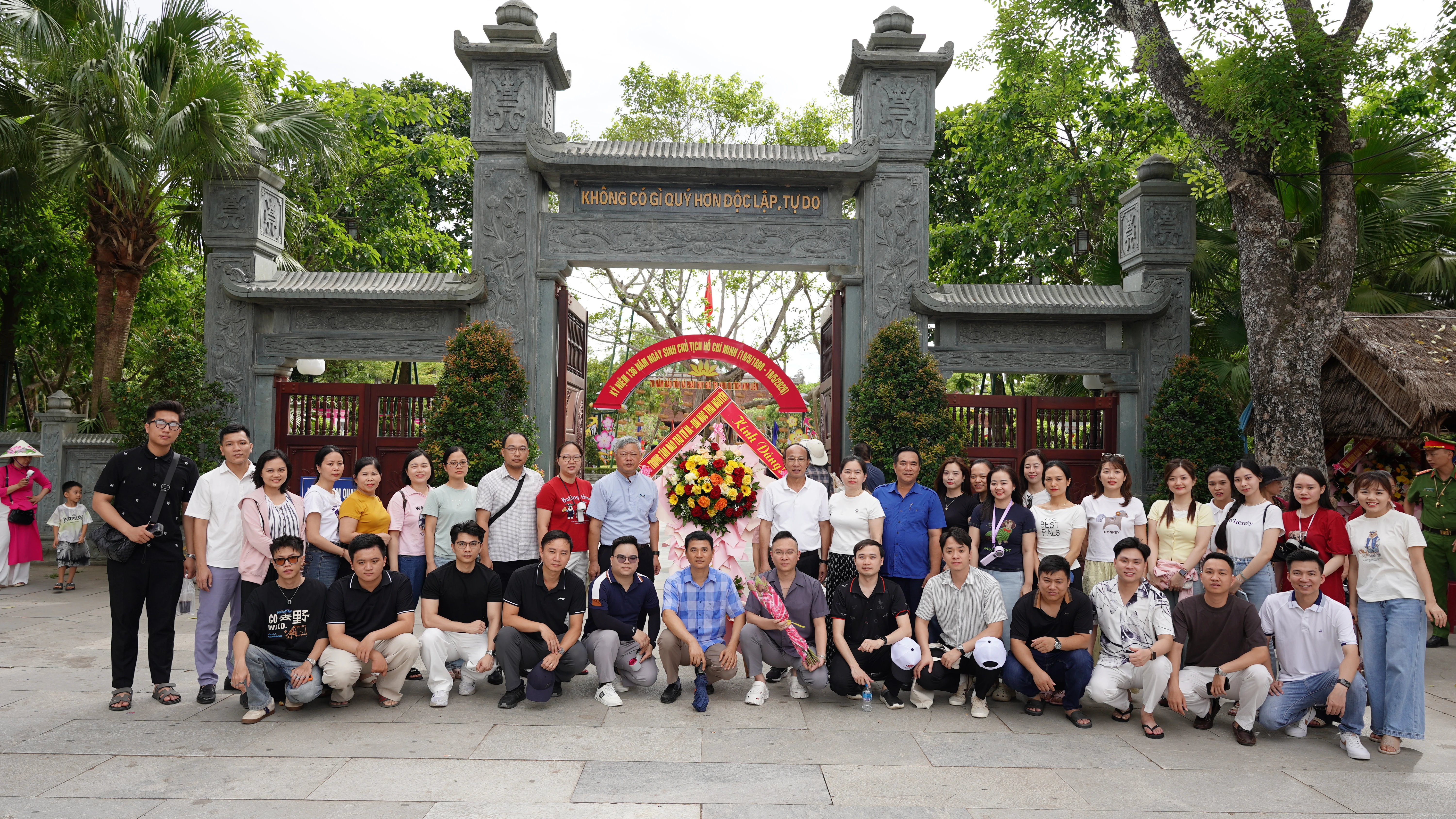 CHUYẾN THAM QUAN, HỌC TẬP THỰC TẾ TẠI QUẢNG TRỊ - HÀ TĨNH - NGHỆ AN CỦA TRUNG TÂM ĐÀO TẠO TỪ XA - ĐẠI HỌC THÁI NGUYÊN