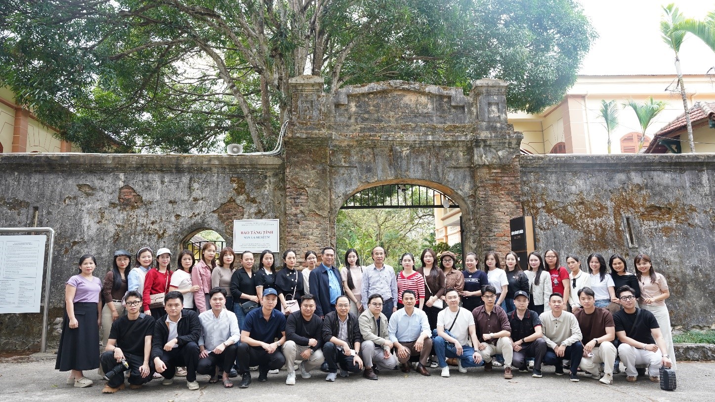 TRUNG TÂM ĐÀO TẠO TỪ XA - ĐẠI HỌC THÁI NGUYÊN THAM QUAN, HỌC TẬP THỰC TẾ TẠI TỈNH SƠN LA VÀ ĐIỆN BIÊN