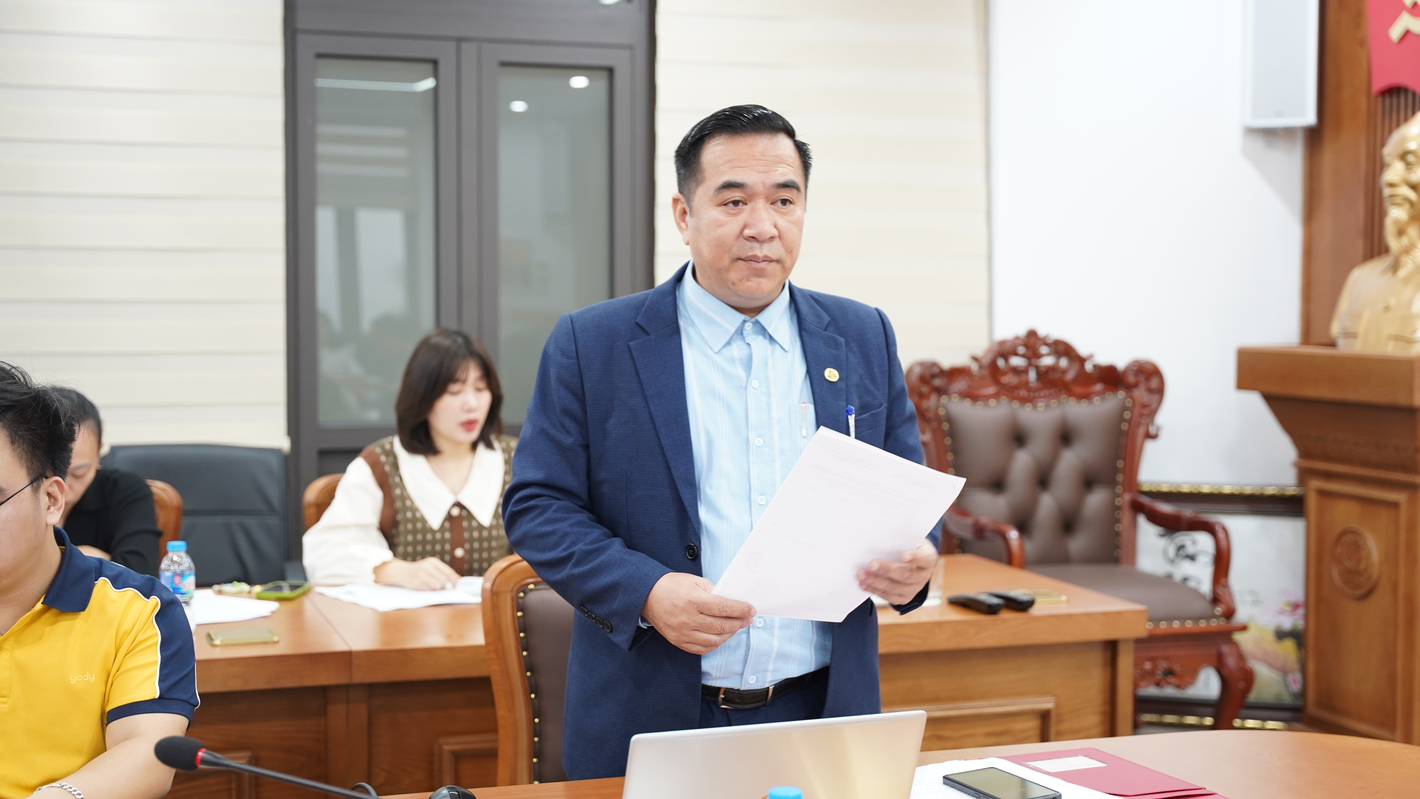 TS. Ph&ugrave;ng Đức Ho&agrave;n - Ph&oacute; ph&ograve;ng Chuy&ecirc;n m&ocirc;n, Trưởng Bộ phận Thanh tra, Khảo th&iacute; v&agrave; Đảm bảo Chất lượng gi&aacute;o dục - Trung t&acirc;m Đ&agrave;o tạo từ xa - Đại học Th&aacute;i Nguy&ecirc;n phổ biến quy định tổ chức thi